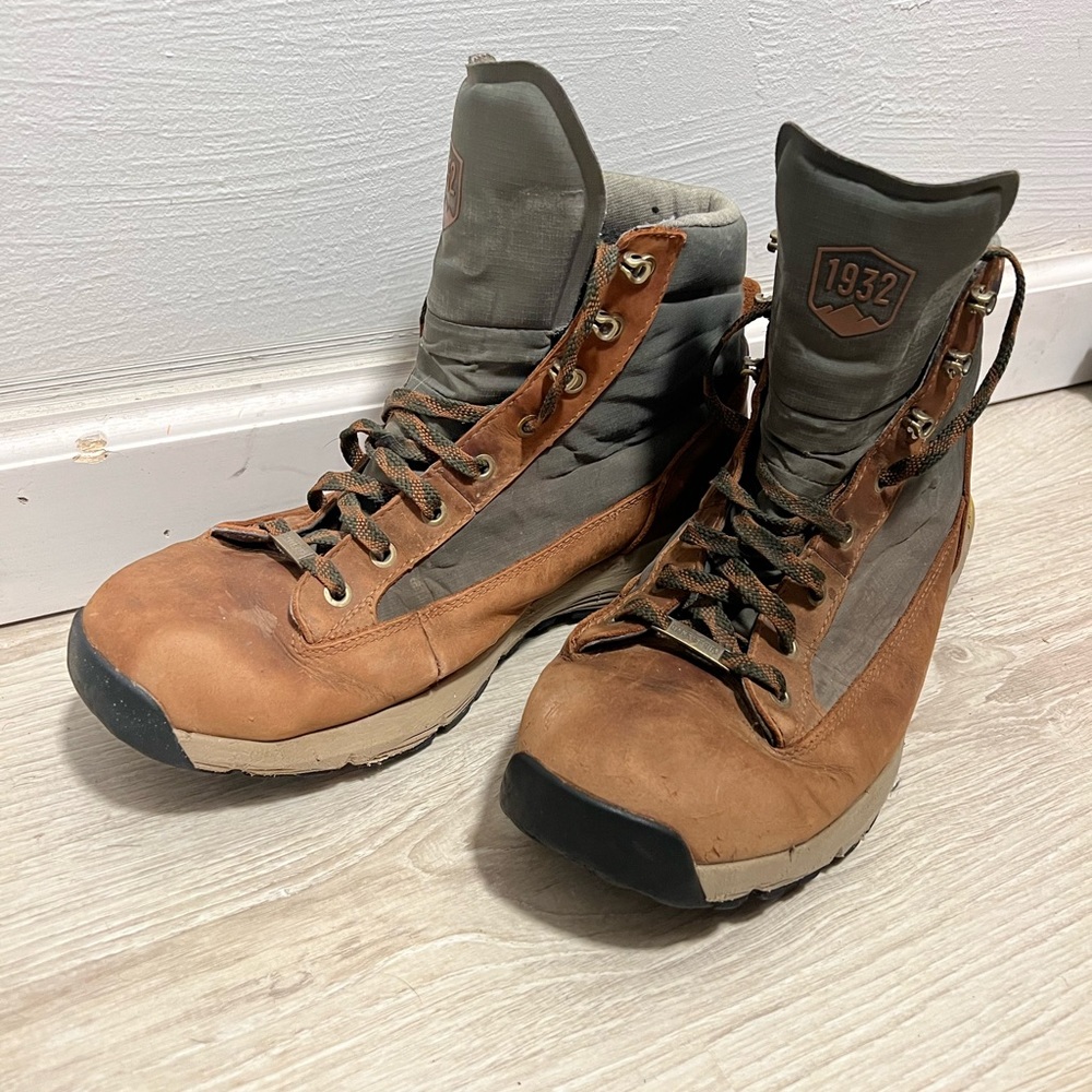 Men’s Danner Explorer 650 Waterproof Hiking Boot sz 10.5